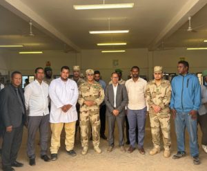 قائد مجمع بوليتكنيك السيد العقيد المهندس عثمان بكار اسويد أحمد يتجول في مختلف أروقة المعهد ويطلع على سير الأنشطة التربوية والخدمات الادارية المقدمة للطلبة